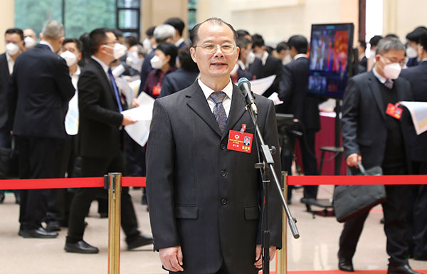 省政協(xié)委員、致公黨廣東省委會(huì)專職副主委黃小彪：高標(biāo)準(zhǔn)建設(shè)華僑經(jīng)濟(jì)文化合作試驗(yàn)區(qū)