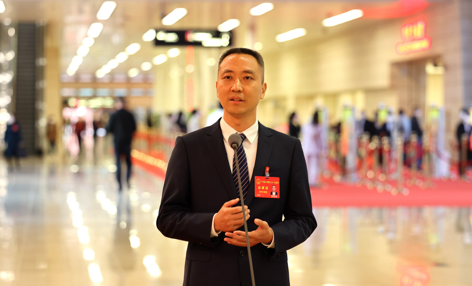 省人大代表、奧比中光科技集團(tuán)股份有限公司董事長黃源浩：以高技術(shù)制造業(yè)集群錨定“全球領(lǐng)先”