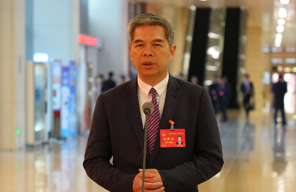 省人大代表、揭陽普寧市中醫(yī)醫(yī)院院長羅列波：構(gòu)建醫(yī)養(yǎng)聯(lián)合服務(wù)體 提升中醫(yī)藥適老服務(wù)