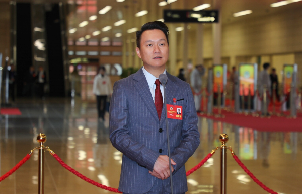 省政協(xié)委員、澳門黎氏企業(yè)控股有限公司行政總裁黎鳴山：面向港澳青年建立信息發(fā)布平臺