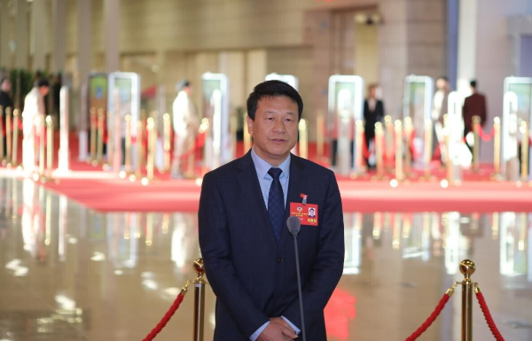 省政協(xié)委員、廣東輕工職業(yè)技術(shù)大學(xué)藝術(shù)設(shè)計(jì)學(xué)院院長桂元龍：讓體育“非遺”之花在校園綻放