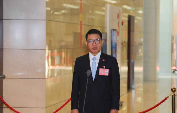 省政協(xié)委員、香港高等法院大律師、內(nèi)地執(zhí)業(yè)律師吳英鵬：促進(jìn)港澳律師融入國家發(fā)展大局