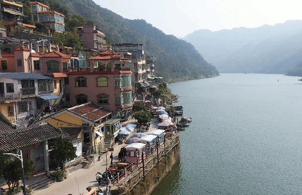 清遠(yuǎn)清城白廟社區(qū)：河鮮上岸 咖啡流香