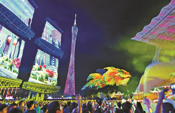 廣州國際燈光節(jié)啟幕 “大鰲魚”“芭蕉葉”驚艷返場